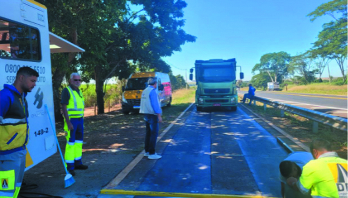 Ipem-SP verifica balanças dinâmicas na rodovia SP 322, em Monte Azul Paulista